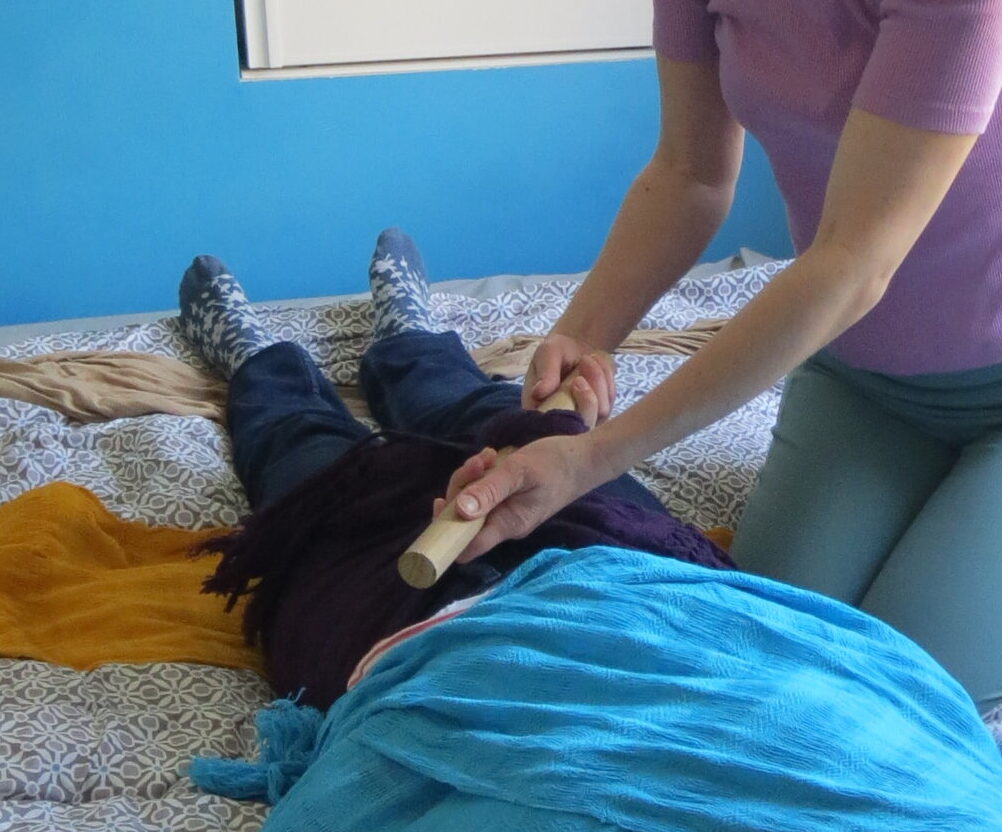 Le resserrage de bassin : un soin salvateur en post-partum